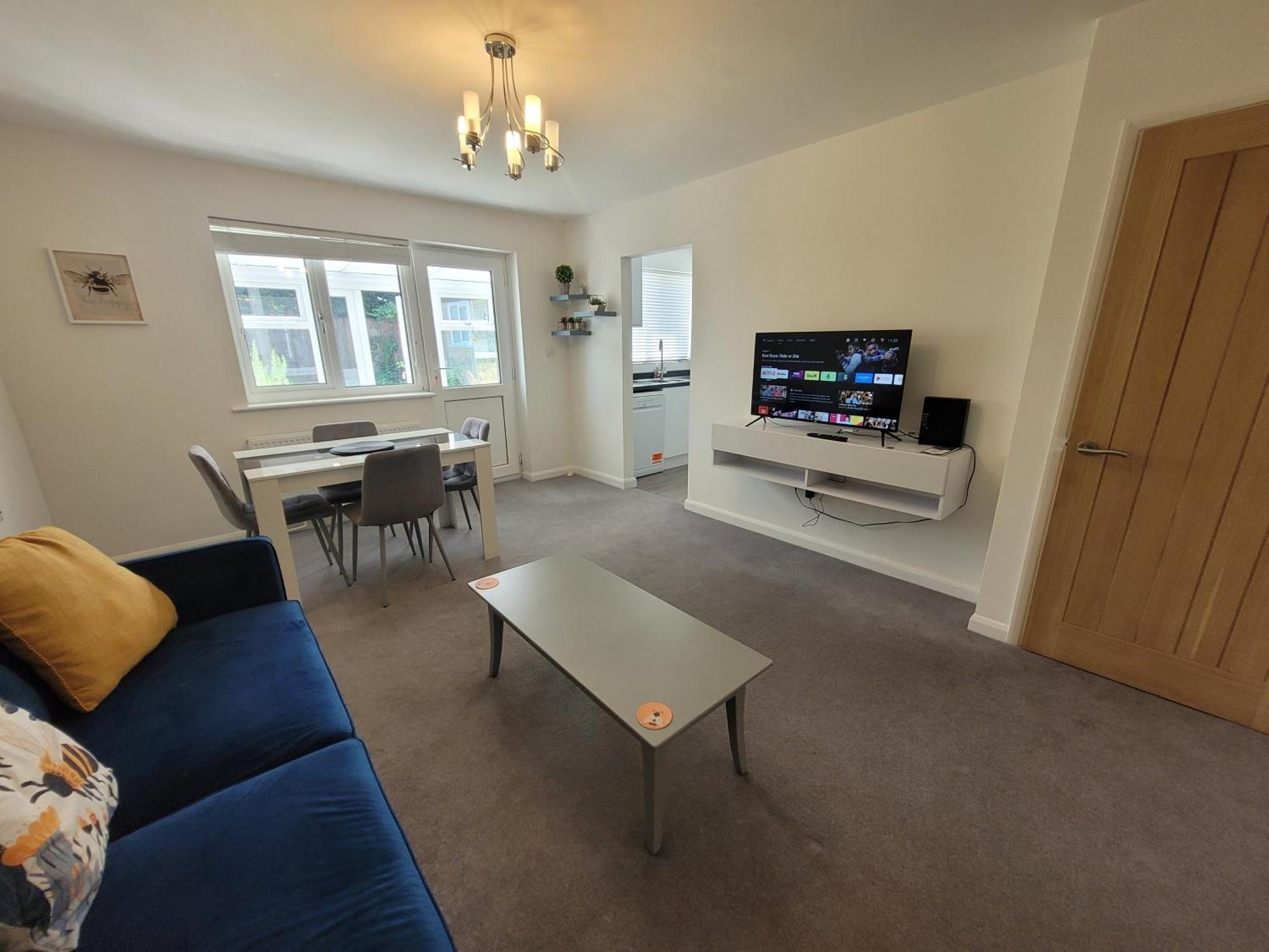 Bumblebee Bungalow - With Separate Office And Gaming Space By Catchpole Stays Colchester Ngoại thất bức ảnh