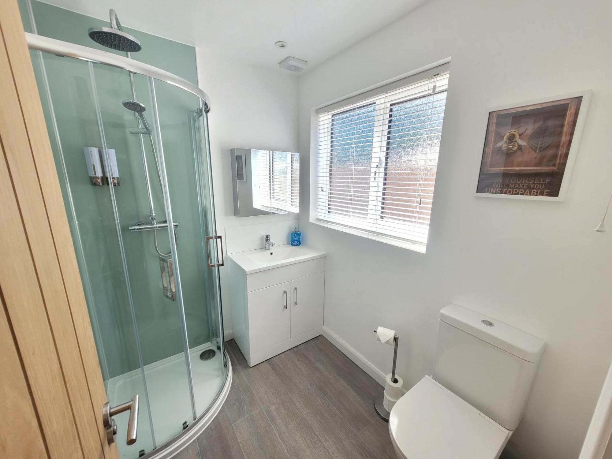 Bumblebee Bungalow - With Separate Office And Gaming Space By Catchpole Stays Colchester Ngoại thất bức ảnh